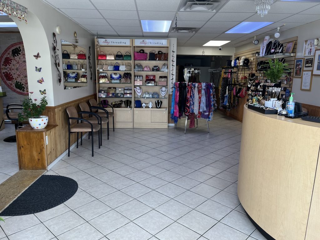 Sukhy's Threading is the premier Rhode Island threading salon, with four 4 locations across Southern New England. With decades of experience, customer loyalty is a given. Pawtucket Threading expert, threading in pawtucket, eyebrow threading in pawtucket, Johnston eyebrow threading, warwick threading salon, seekonk eyebrow threading