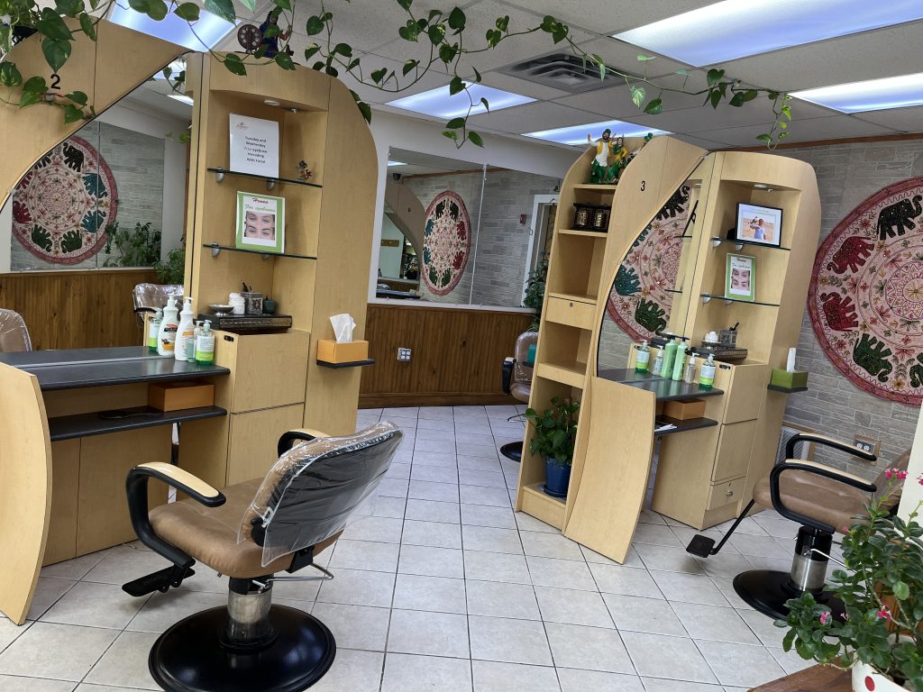 Explore this eyebrow shaping comparison with different hair removal methods and professional eyebrow threading in Rhode Island. Sukhy's Threading is the trusted threading salon in Rhode Island. With four locations in Southern New England, threading salon in Seekonk, johnston eyebrow threading, eyebrow threading in warwick, pawtucket threading salon. 