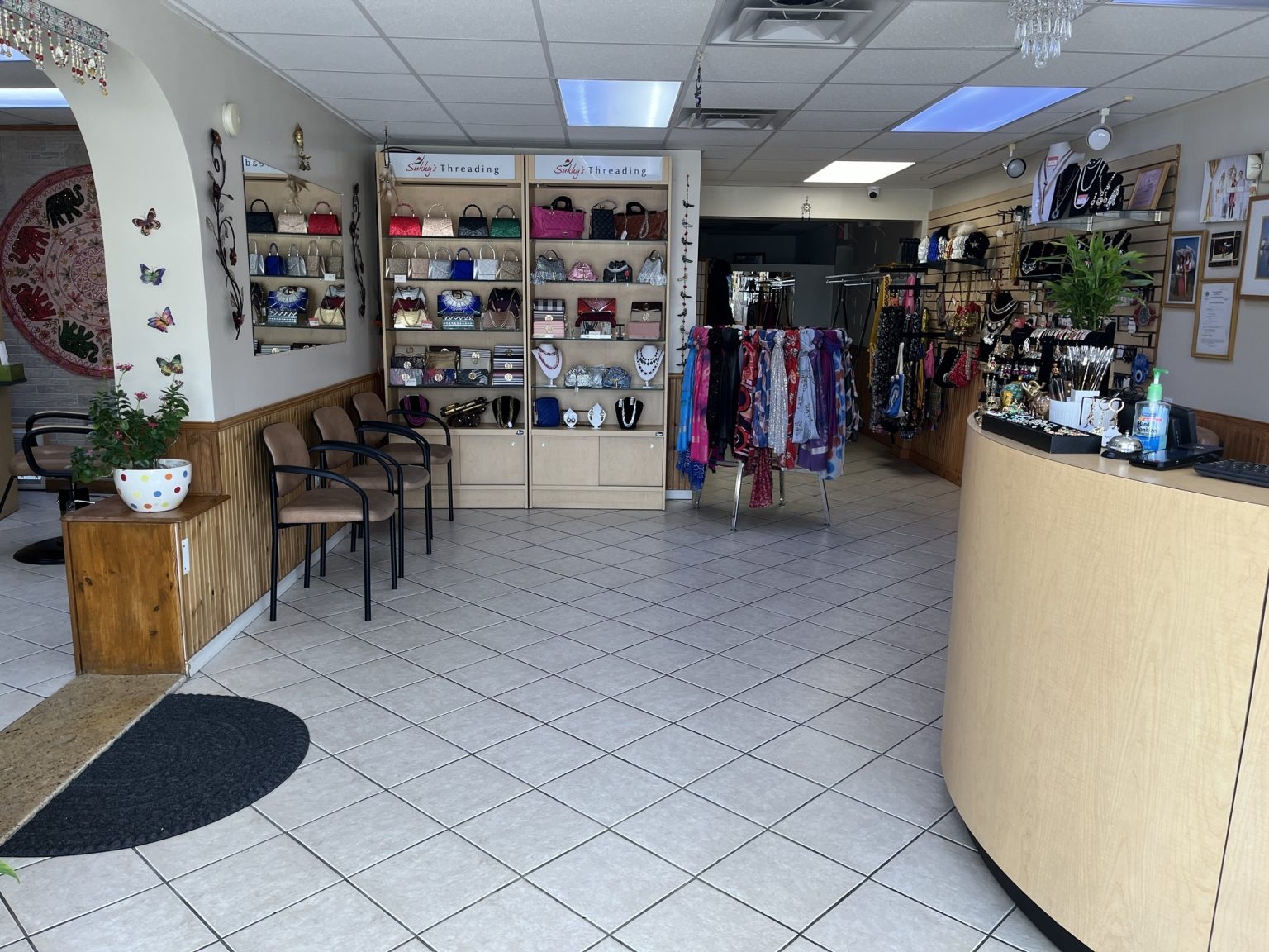 Sukhy's Threading is the premier Rhode Island threading salon, with four 4 locations across Southern New England. With decades of experience, customer loyalty is a given. Pawtucket Threading expert, threading in pawtucket, eyebrow threading in pawtucket, Johnston eyebrow threading, warwick threading salon, seekonk eyebrow threading