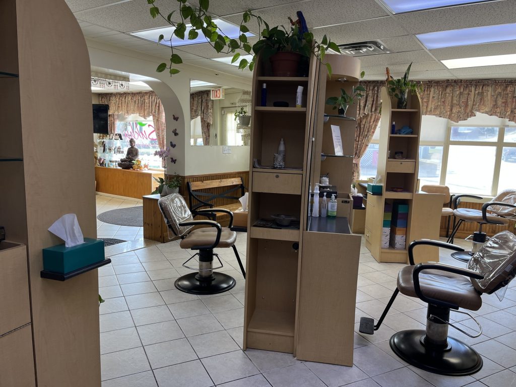 Sukhy's Threading is the premier Rhode Island threading salon, with four 4 locations across Southern New England. With decades of experience, customer loyalty is a given. Pawtucket Threading expert, threading in pawtucket, eyebrow threading in pawtucket, Johnston eyebrow threading, warwick threading salon, seekonk eyebrow threading