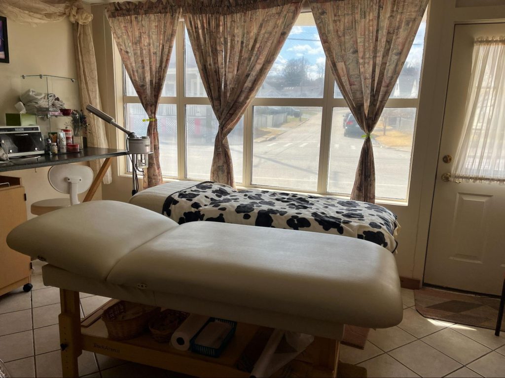 Learn about henna aftercare tips for continuous henna design preservation. Pawtucket temporary tattoo, Seekonk henna color